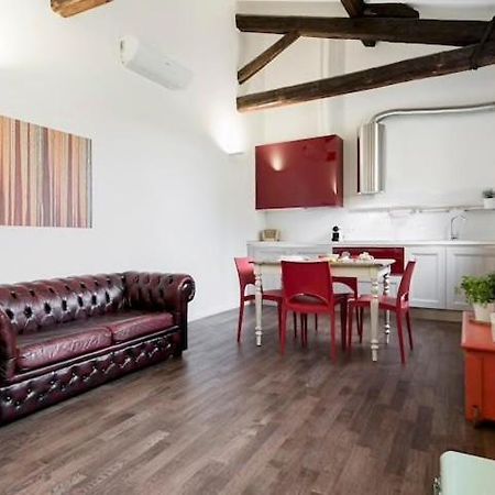 Red Appartamento Immerso Tra Le Mura Bolognesi Exteriör bild