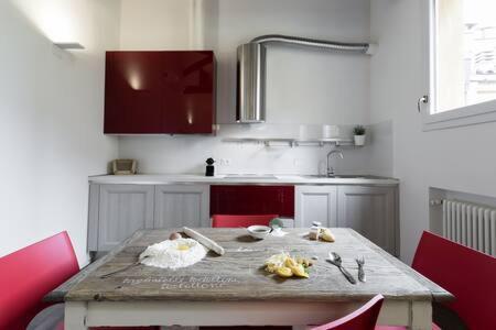 Red Appartamento Immerso Tra Le Mura Bolognesi Exteriör bild